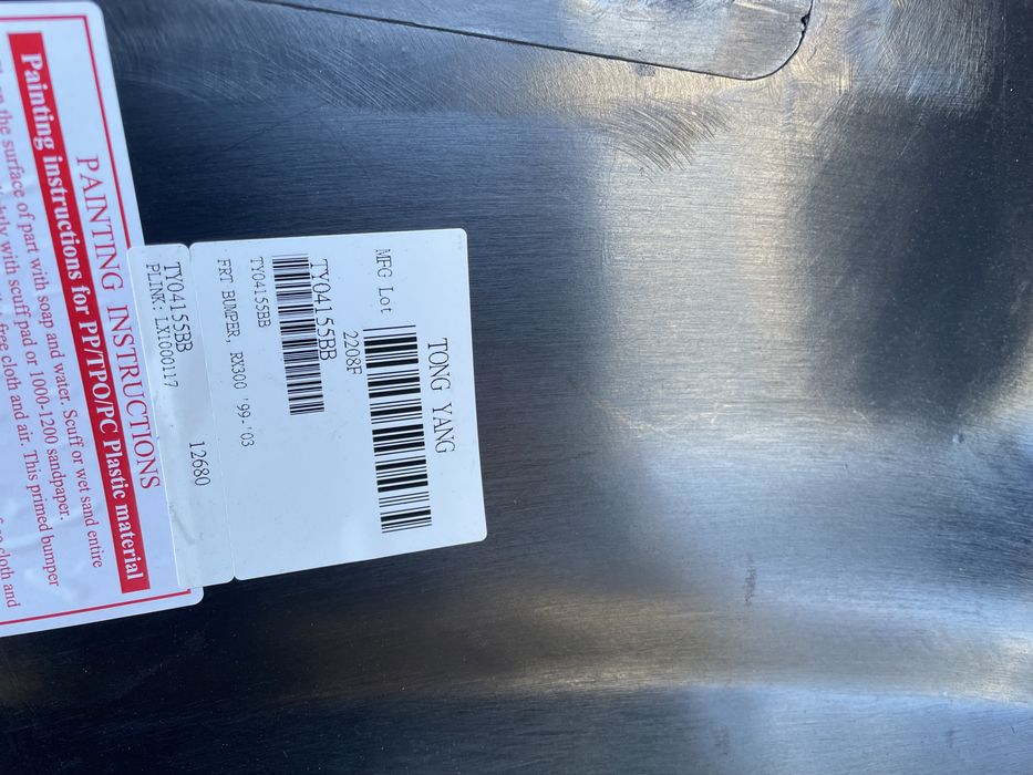 Передний бампер на Lexus Rx300