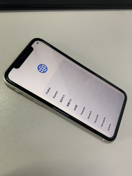 Продается белый Iphone 11/64