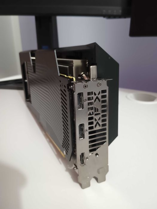 Placa Video XFX Mercury RX 9060XT 16GB 3x Fans