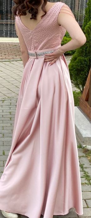 Vând rochie roz de ocazie mărime S