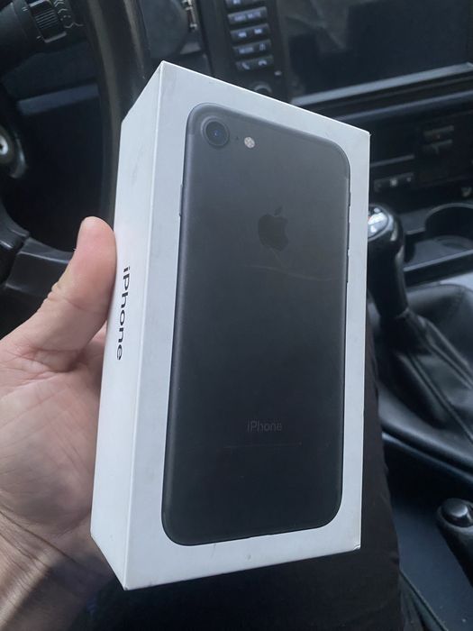 Продам iPhone 7 б/у