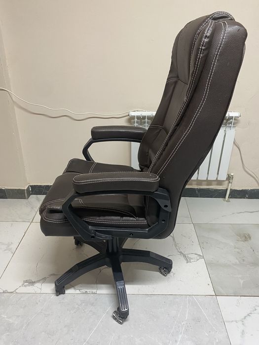 Продаю офисное кресло