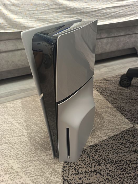 VÂND URGENT!! PS5 slim disc edition