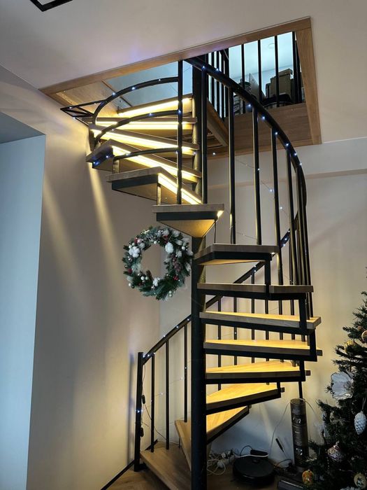 Установка дверей,установка лестниц