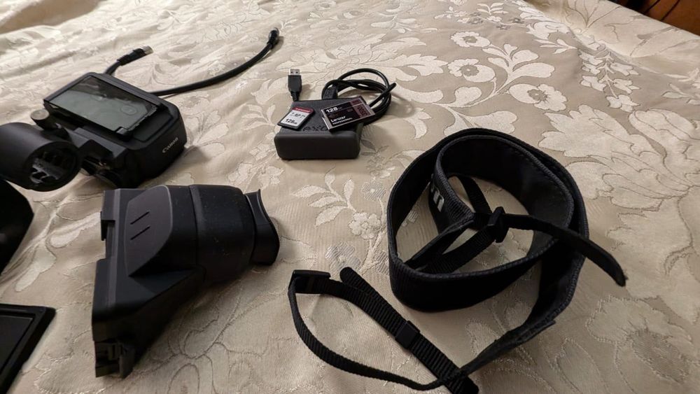 Видеокамера Canon XC15 Профессиональная