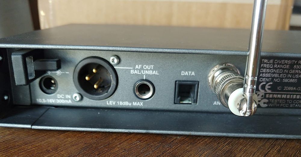 Sennheiser EW300 G2 True Diversity Receiver 830-866MHz Shure AKG