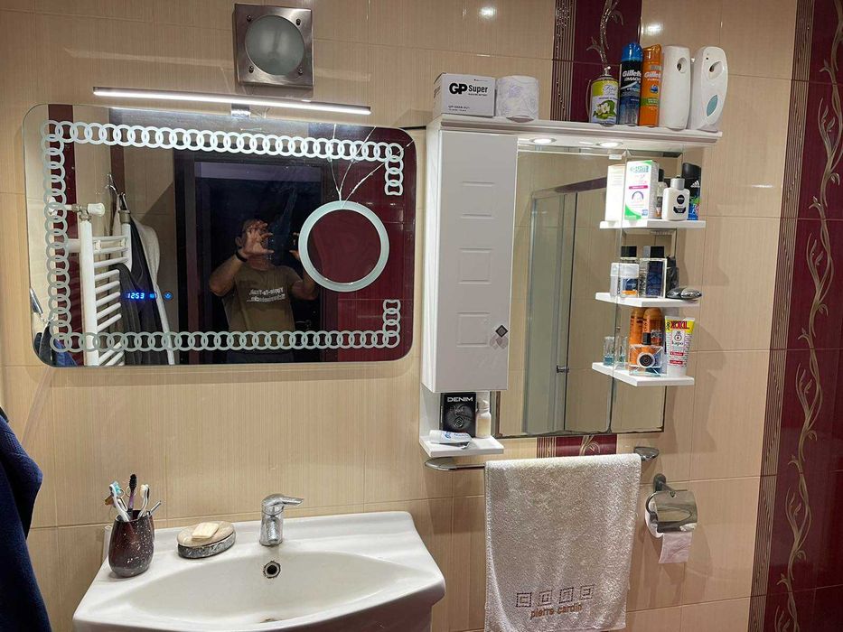 Продавам складова база, къща с постройки и парцел 7700кв в Асеновград