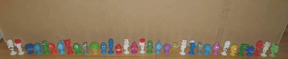 Colectie 202 figurine stikeez si alte accesorii