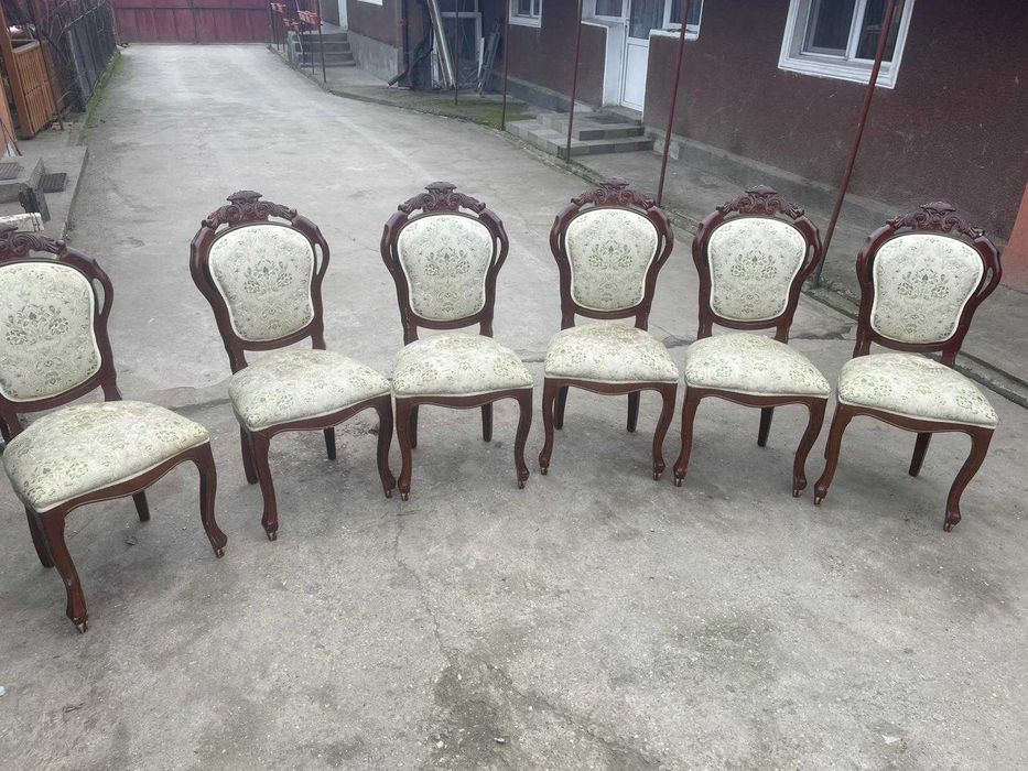 Set 6 scaune clasice din lemn masiv – elegante, stare  bună