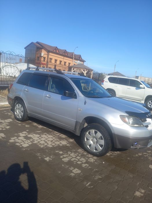 Митсубиси аутлендер