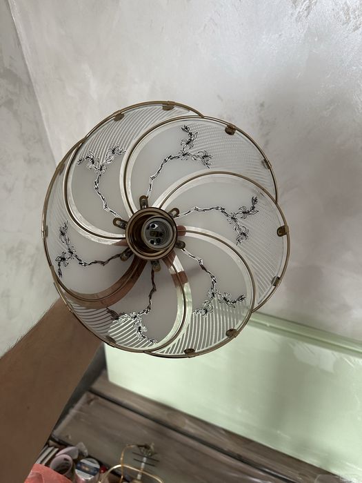 Продам люстры в хорошем состоянии