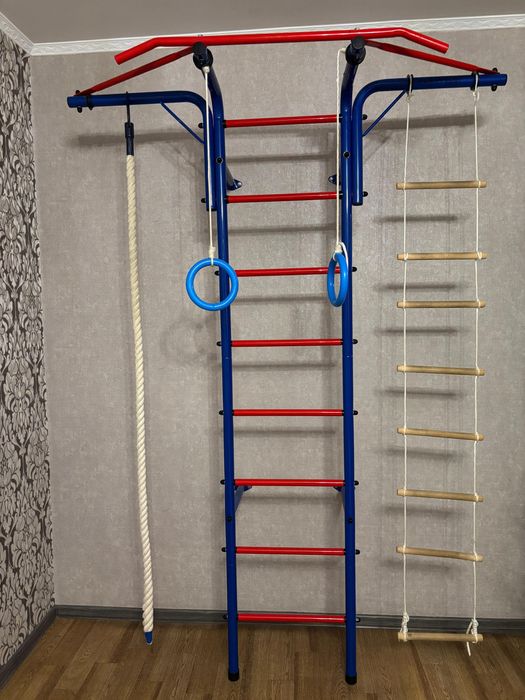 Продам детскую стенку (турник)