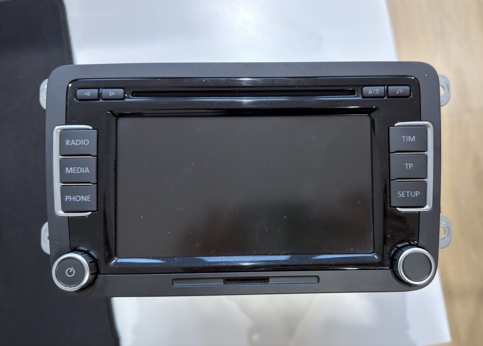 Radio CD original VW RCD 510 touchscreen – Passat B6 – cod 3C8 035 195
