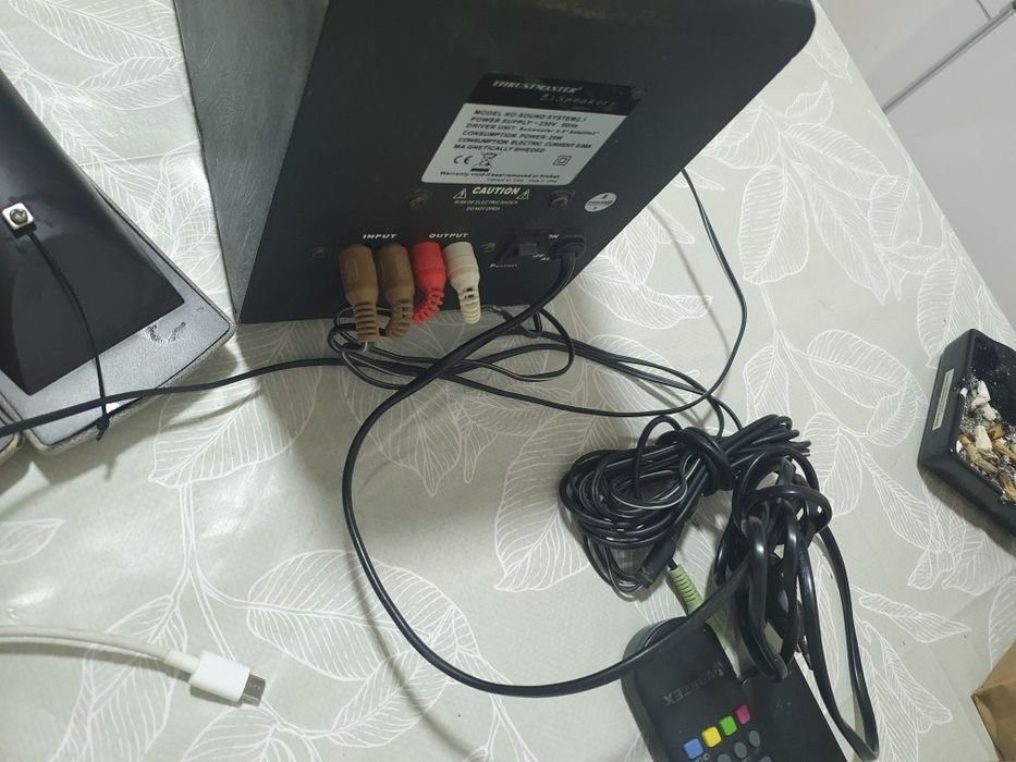 Sistem audio Thrustmaster 2.1 + 2 boxe Genius – complet funcțional