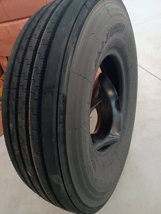 Автошына Maxvind 10.00R20