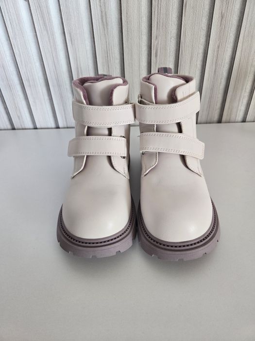 Продам новые ботинки