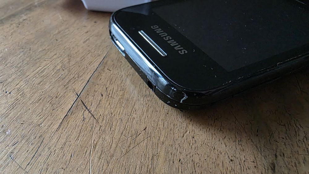 Смартфон Samsung Y GT-S5360
