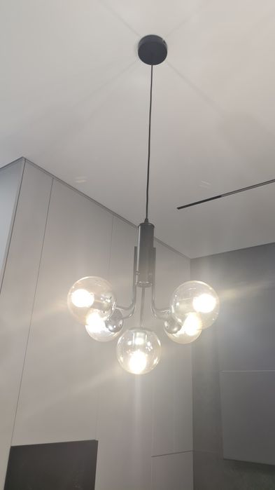 Люстра  5 шаров новая