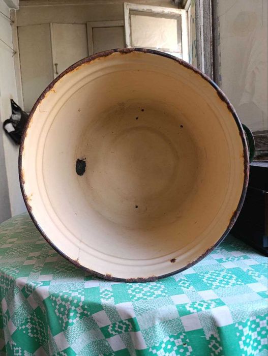 Кастрюли или Крышки от кастрюли. есть обмен.