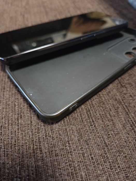 Samsung Galaxy S22 + 5G 128GB 8RAM Black Отличен!