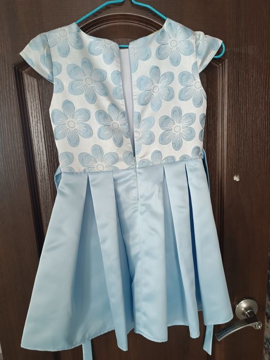 Продам платье на девочку