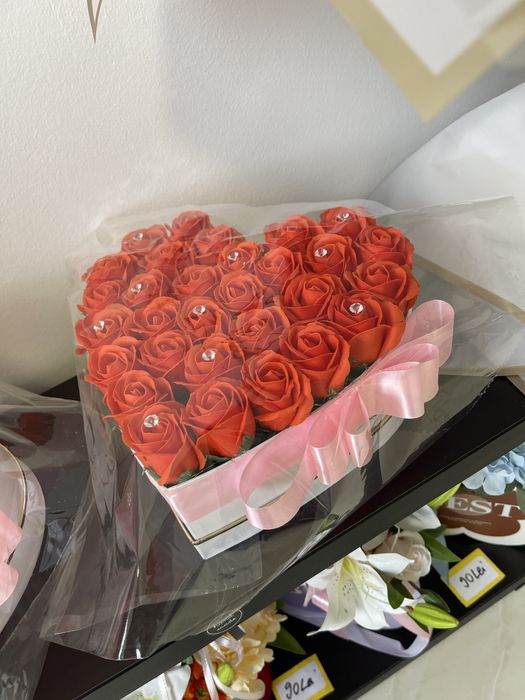 Buchete 101 trandafiri/Ornament trandafiri/flori cadou Super