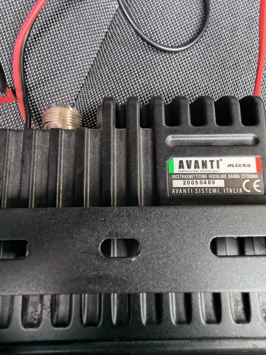 Vând statie avanti micro 4w-8w și antena avanti volo 1,60metri
