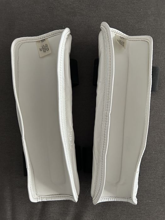 Tibiere Adidas Taekwondo WT, albe