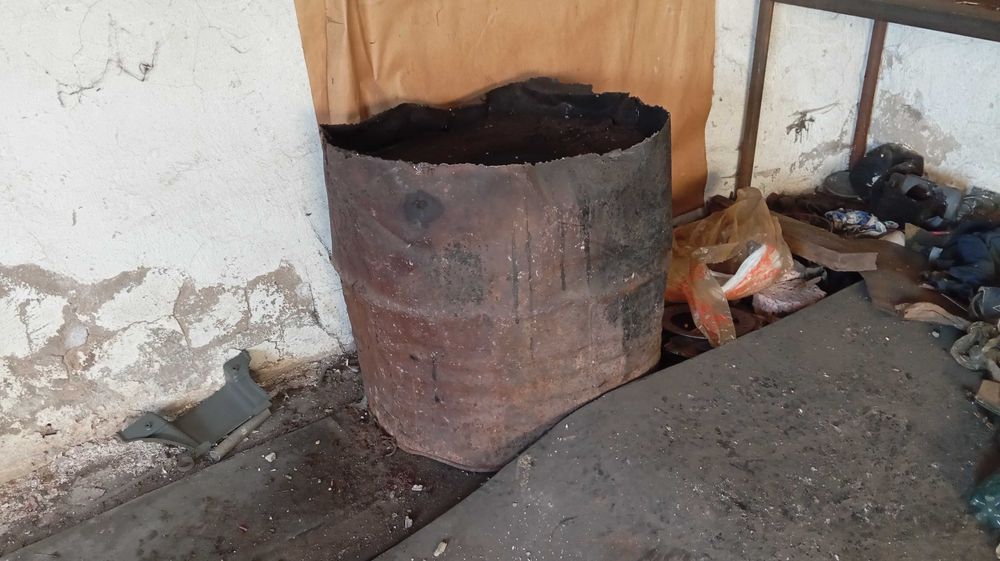 Полная бочка с битумом