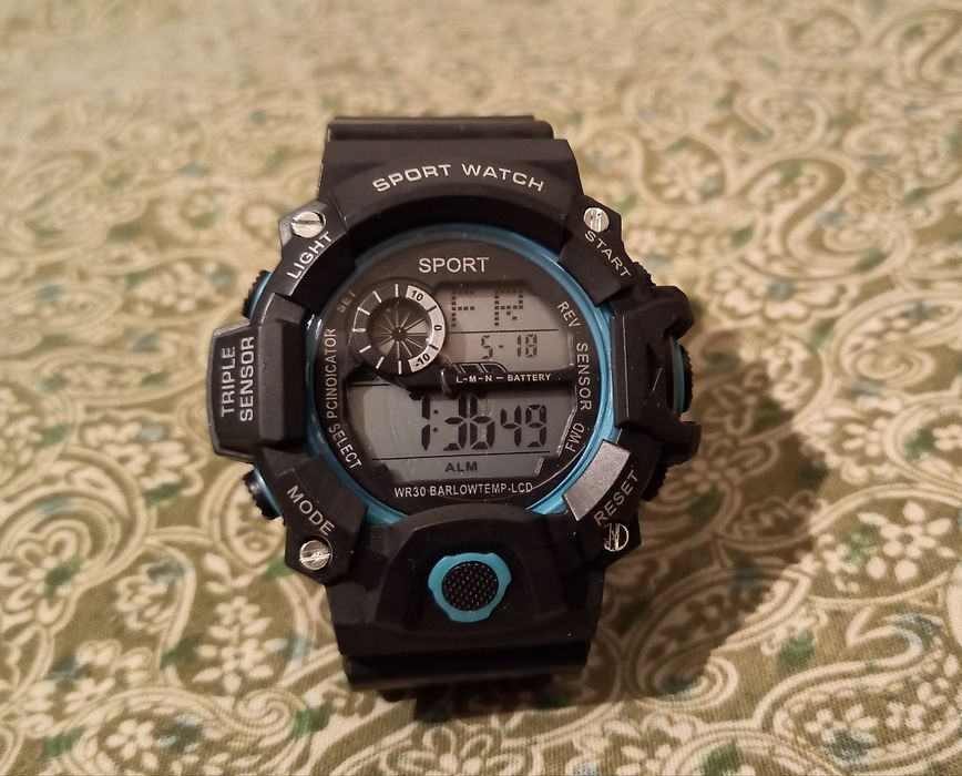 Продам мужские часы