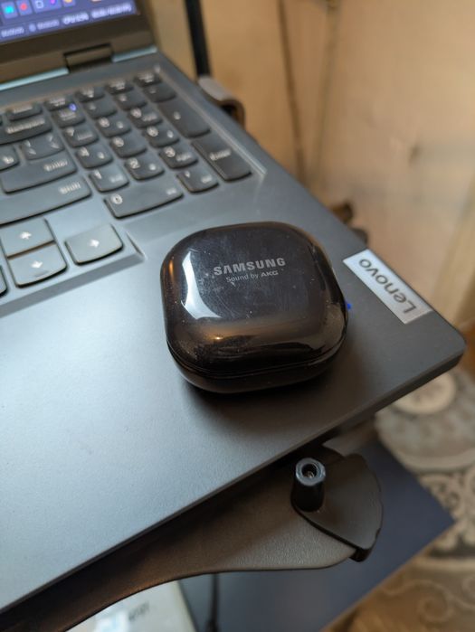 Galaxy buds live