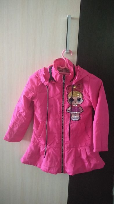Продам ветровку на девочку размер 30