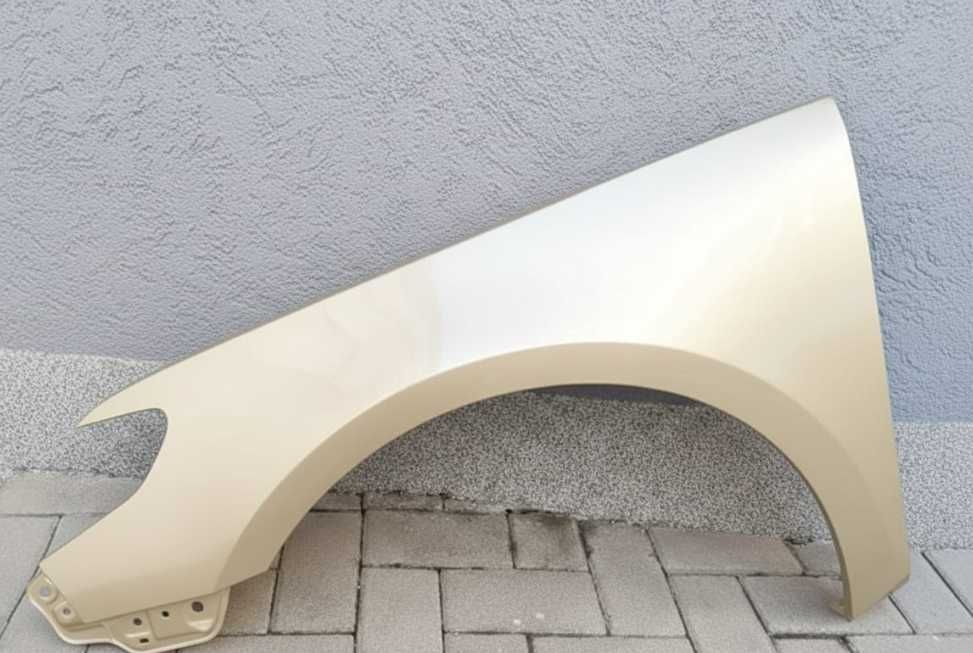 Aripa Fata Stanga VW Passat CC 2008-2012 Vopsita Auriu