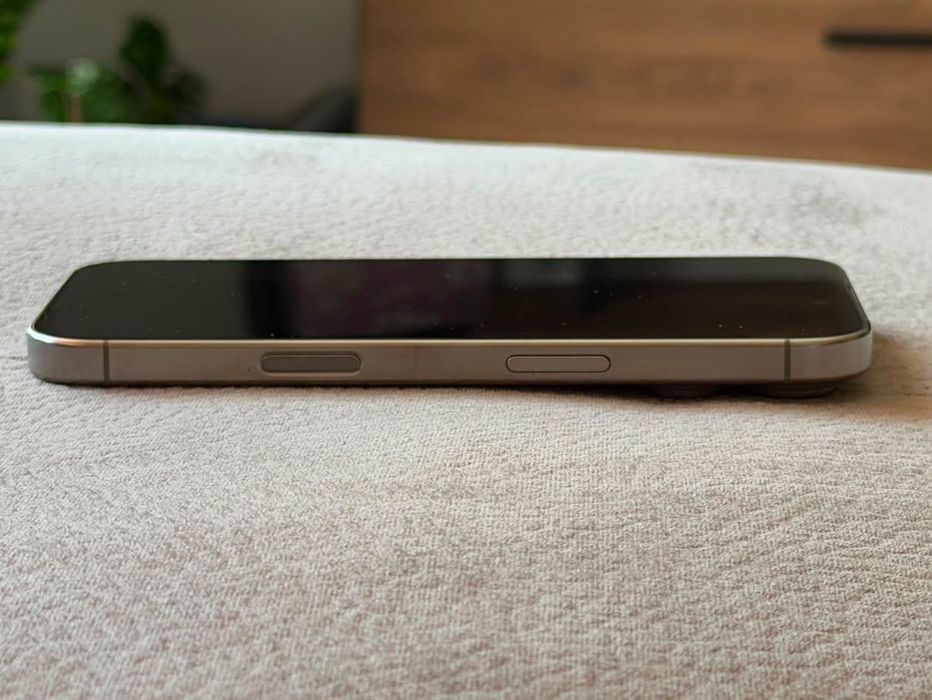 iPhone 16 pro 128gb e-sim