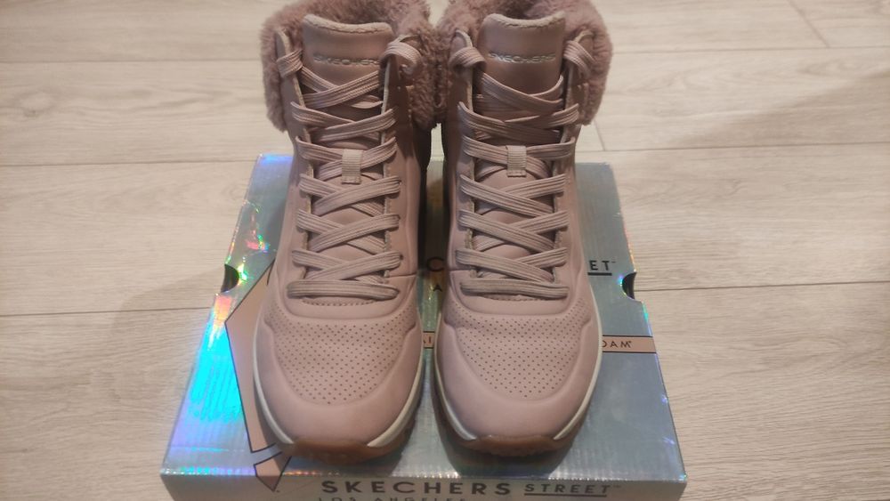 Дамски зимни обувки Skechers