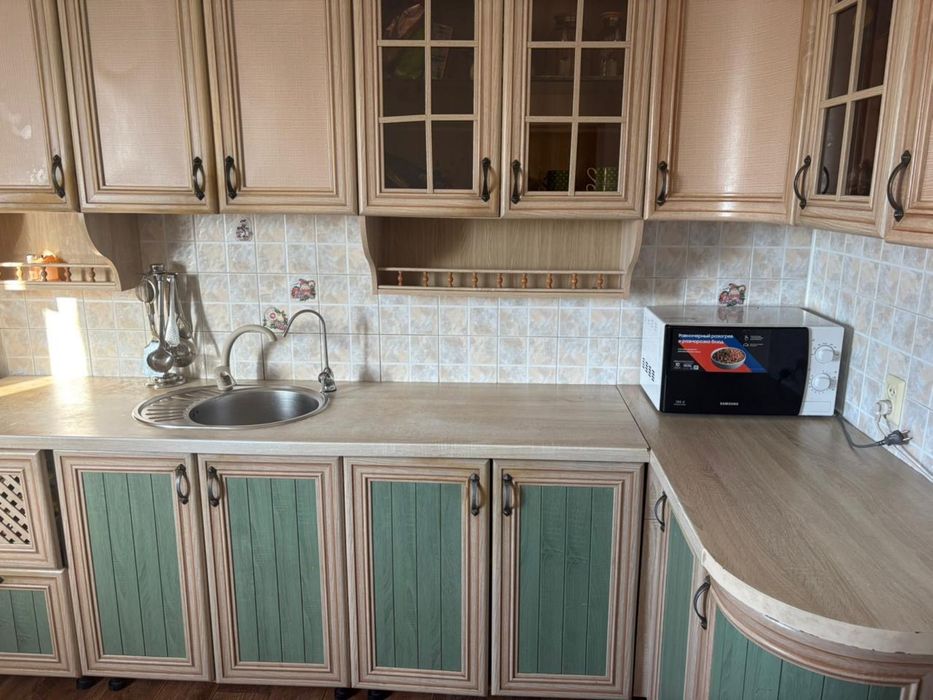 Кухонный гарнитур и газовка гифест