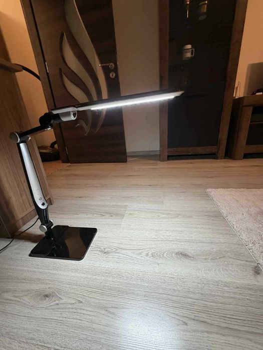 Настолна лампа за бюро