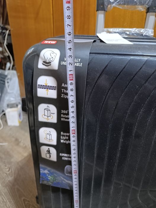 Чемодан новый неиспользован