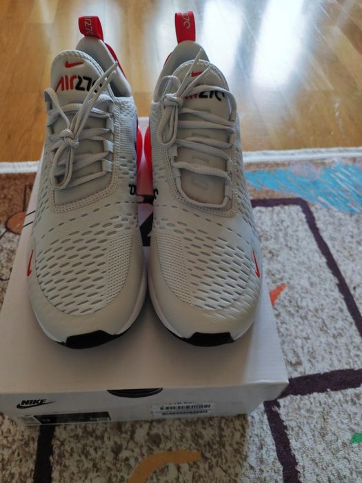 Продавам маратонки Nike Air Max 270