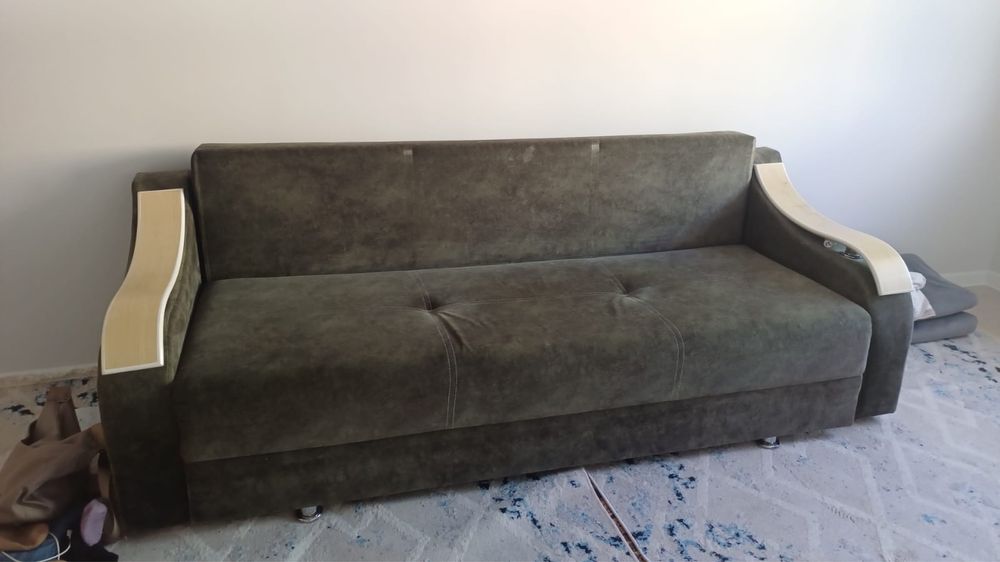 Продается диван в отличном состояние