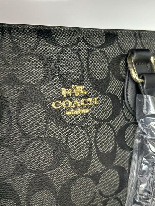 Geanta Coach.    .