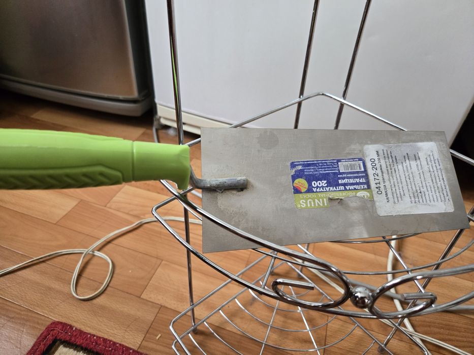 Продаю шпатель новый