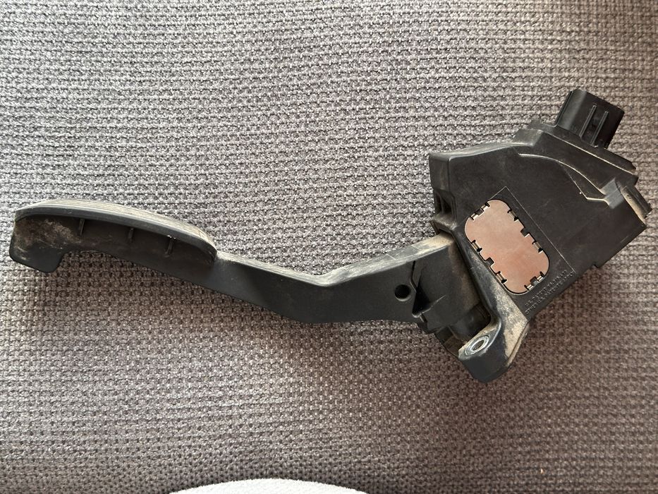 Pedala acceleratie toyota yaris 2005-2009