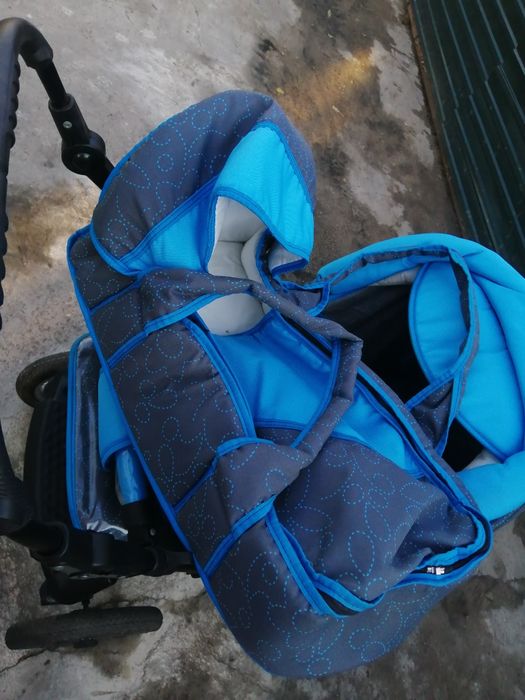 Срочно продам коляску 3в1