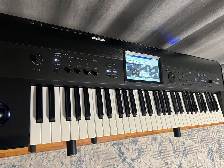 Korg krome 100% yangi