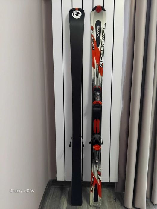 Ски екипировка Rossignol