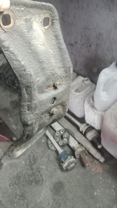 Мерседес 109запчас