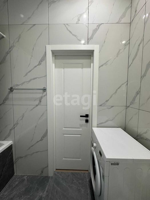 Продам 2 комн. кв. 20 мкр.