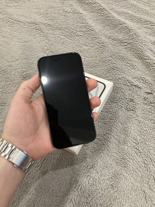 Аифон 15 в идеальном состоянии