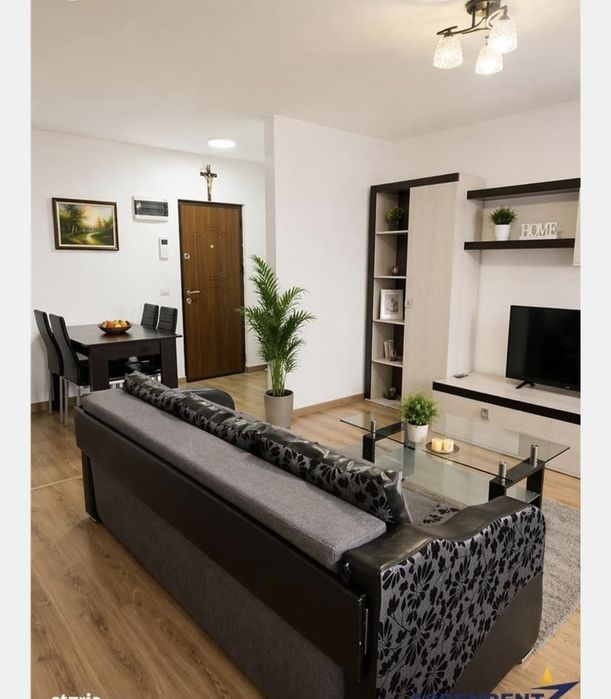 Închiriez apartament cu 2 camere
